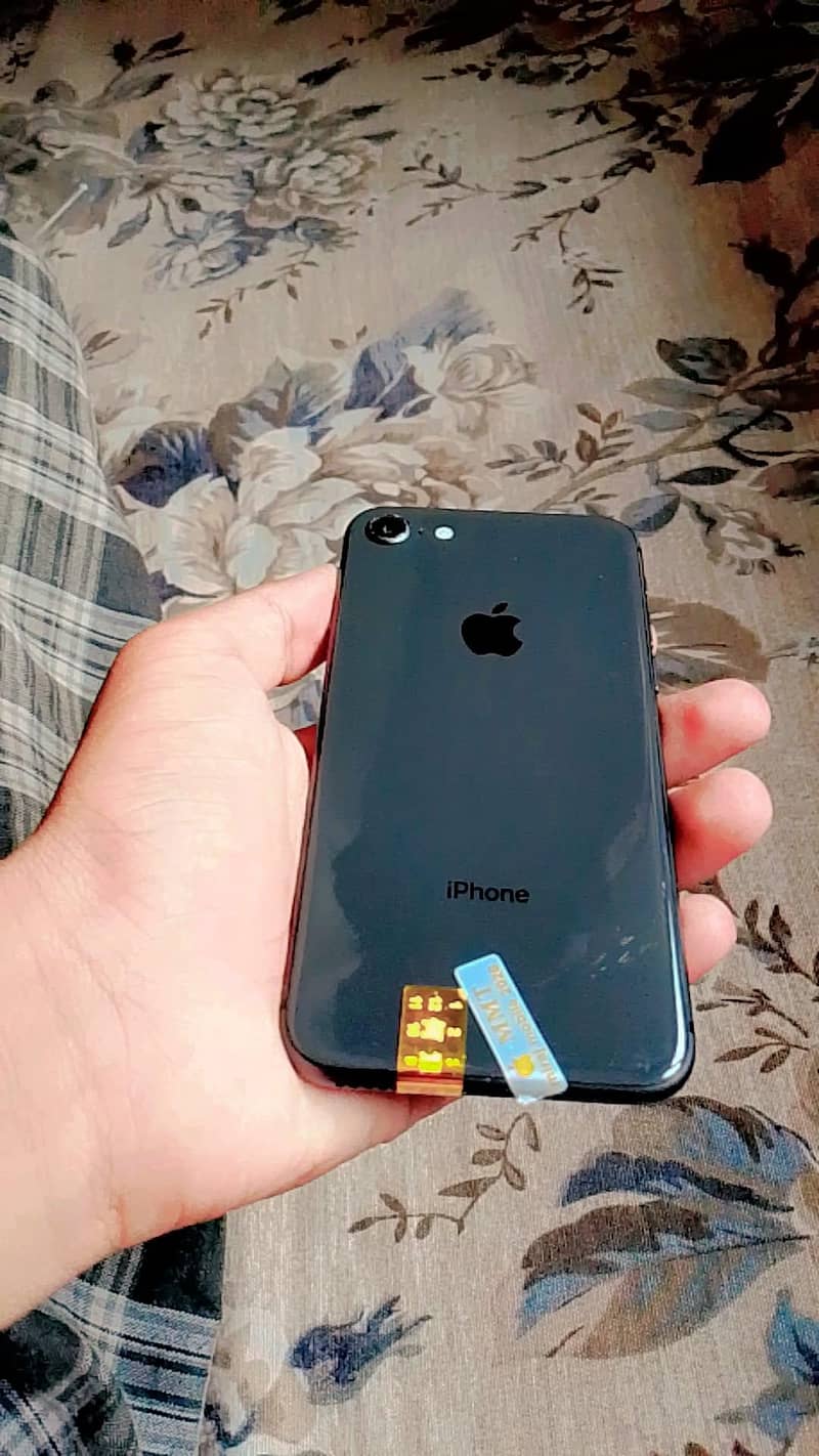 Apple iPhone 8 1