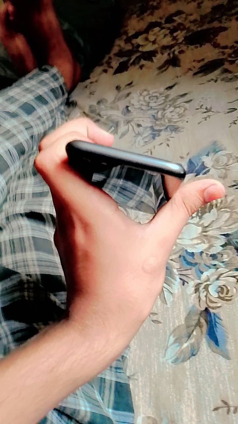 Apple iPhone 8 5