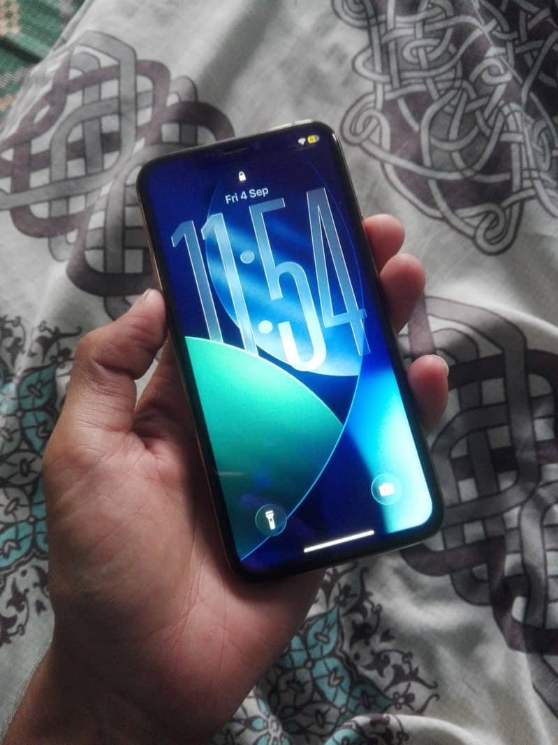 Apple iPhone 11 Pro 1