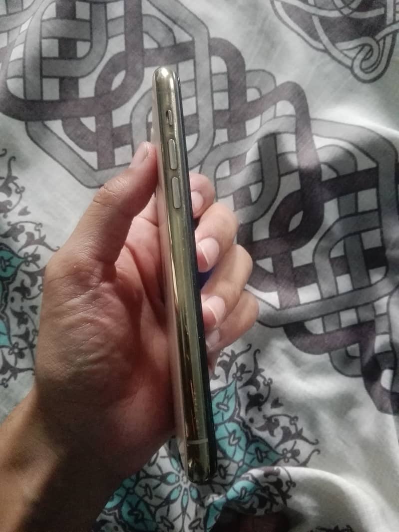 Apple iPhone 11 Pro 3