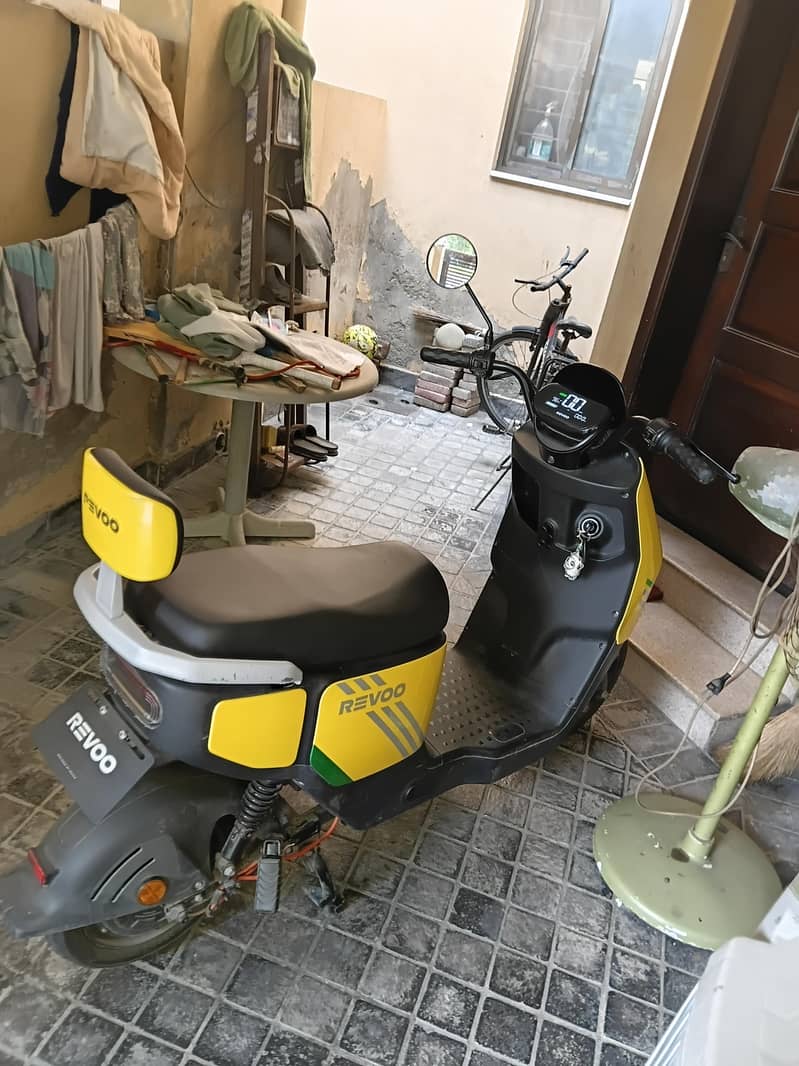 revoo A10 2