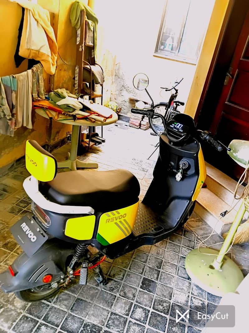 revoo A10 3
