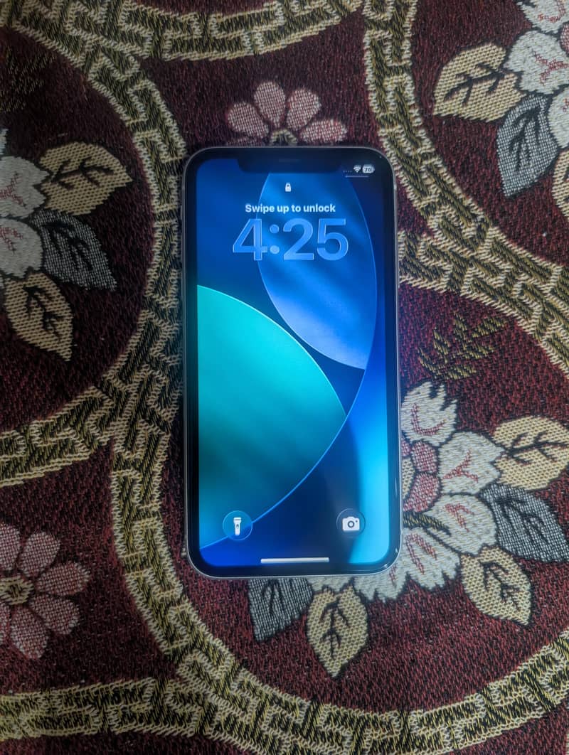 iphone 11       10/10 condition 1