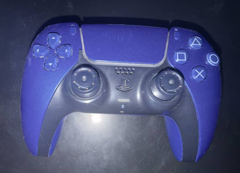 PS5 Console digital edition with 2 controller 3