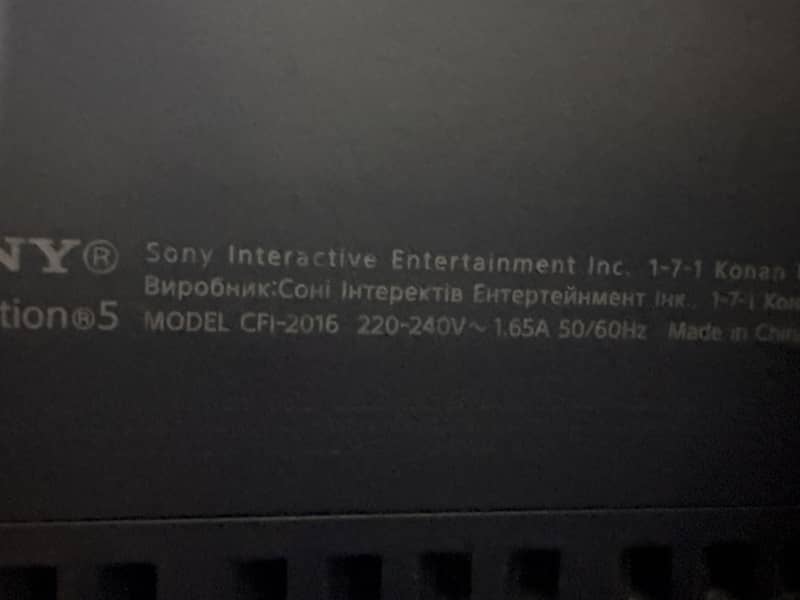 PS5 Console digital edition with 2 controller 6