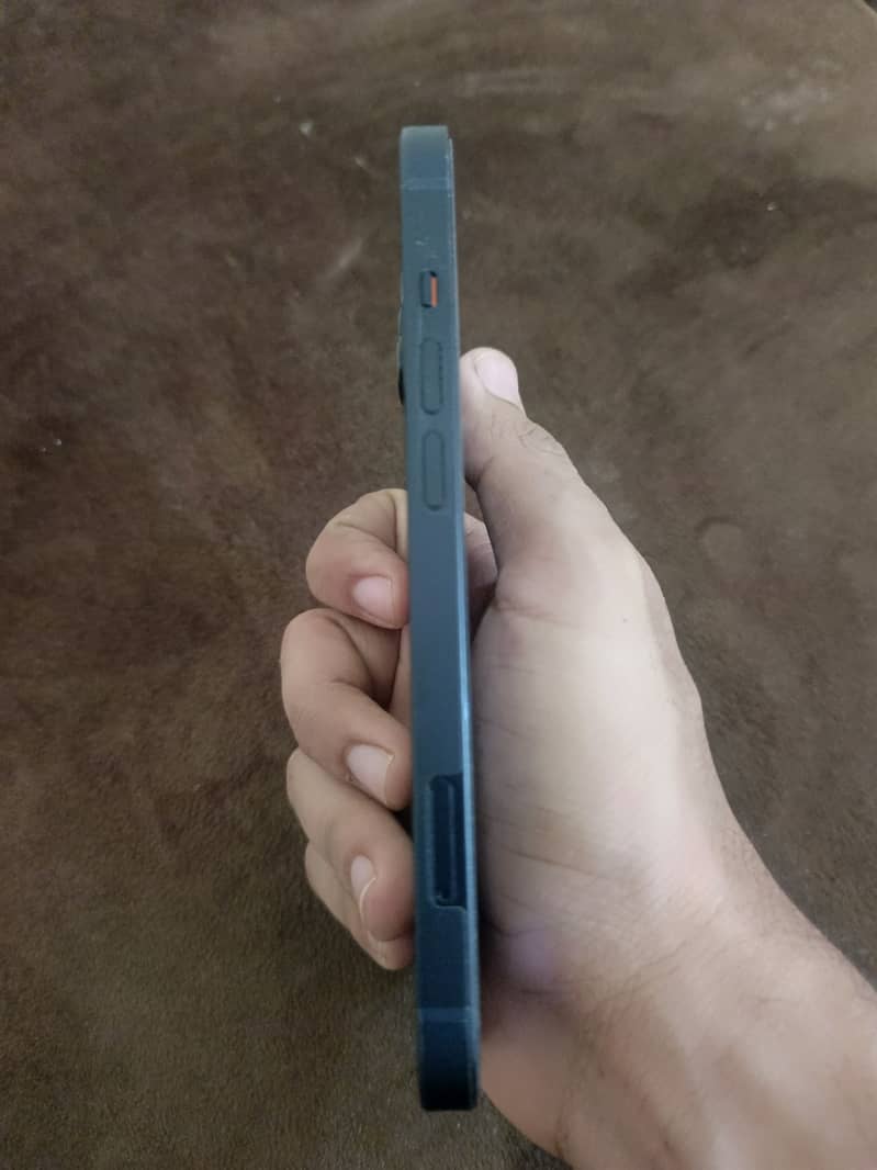 Apple iPhone 13 3