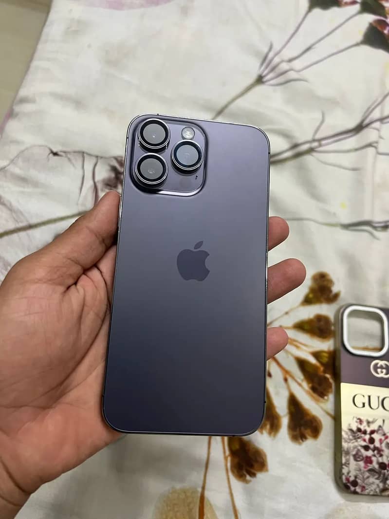 Apple iPhone 14 Pro Max 0