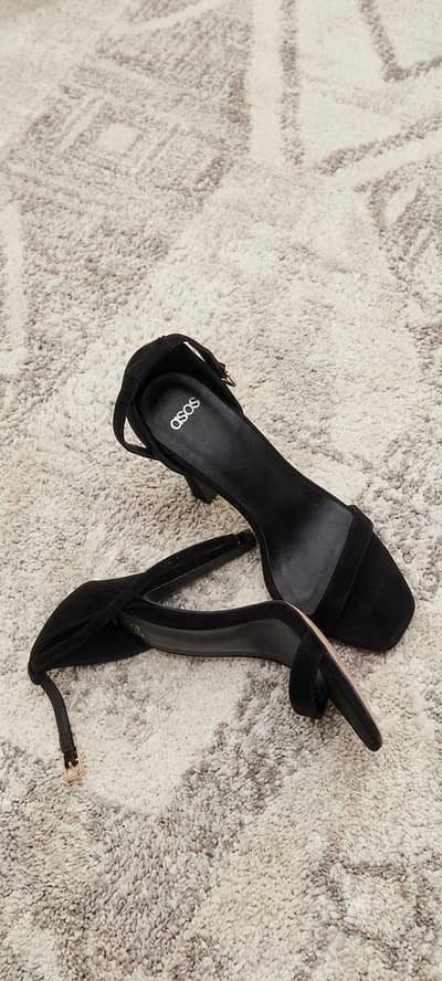 Original ASOS DESIGN Black Strappy Heeled Sandals