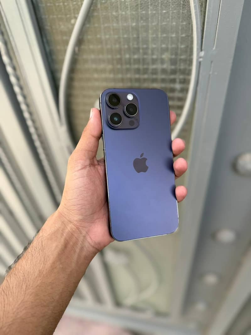 Apple iPhone 14 Pro Max 1