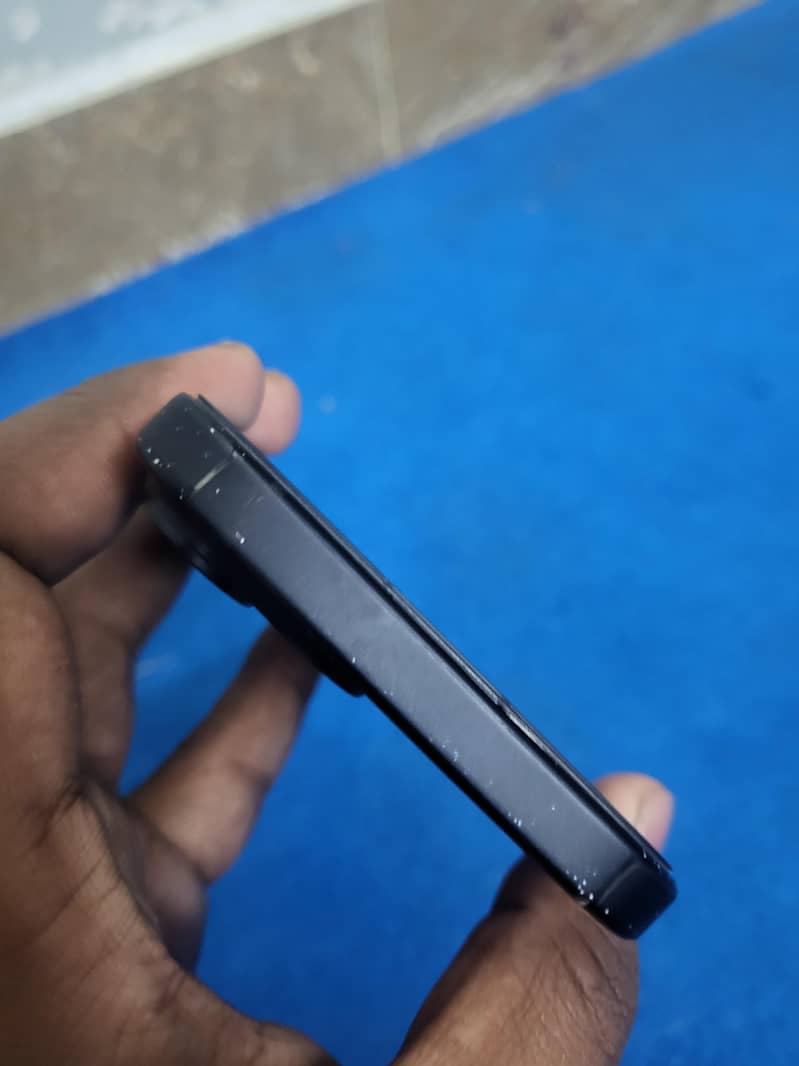 Apple iPhone 15 6