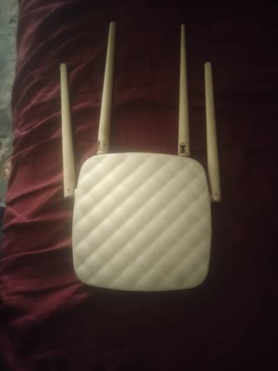 Tenda 4.9 GHZ Wireless Router