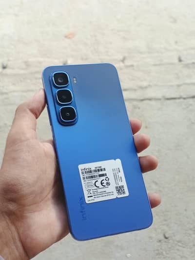 Infinix HOT 60i 6/128 in warranty