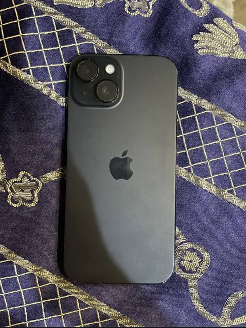 Apple iPhone 15 4