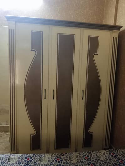 3 door wardrobe