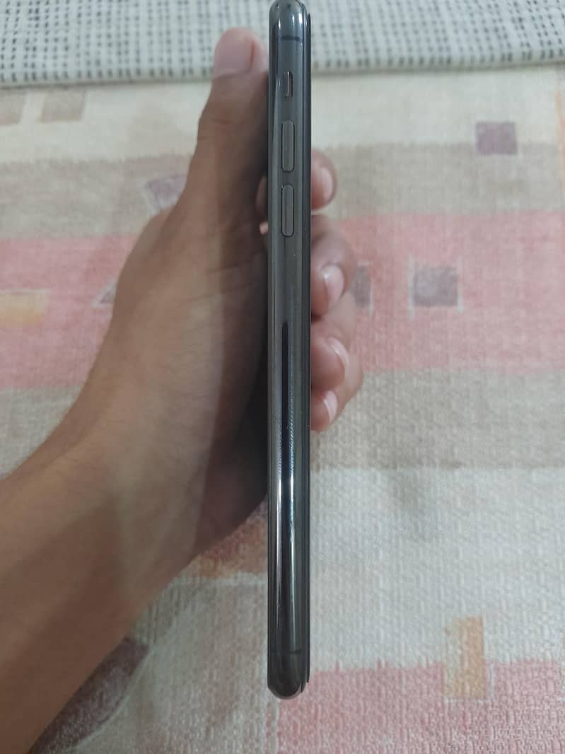 Apple iPhone 11 Pro Max 3
