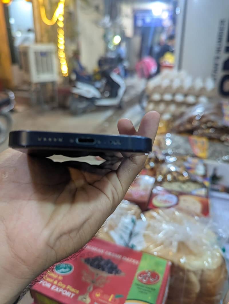 Apple iPhone 12 2