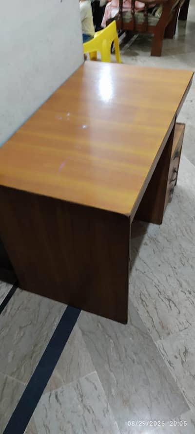 Computer + Study Table – Good Condition
