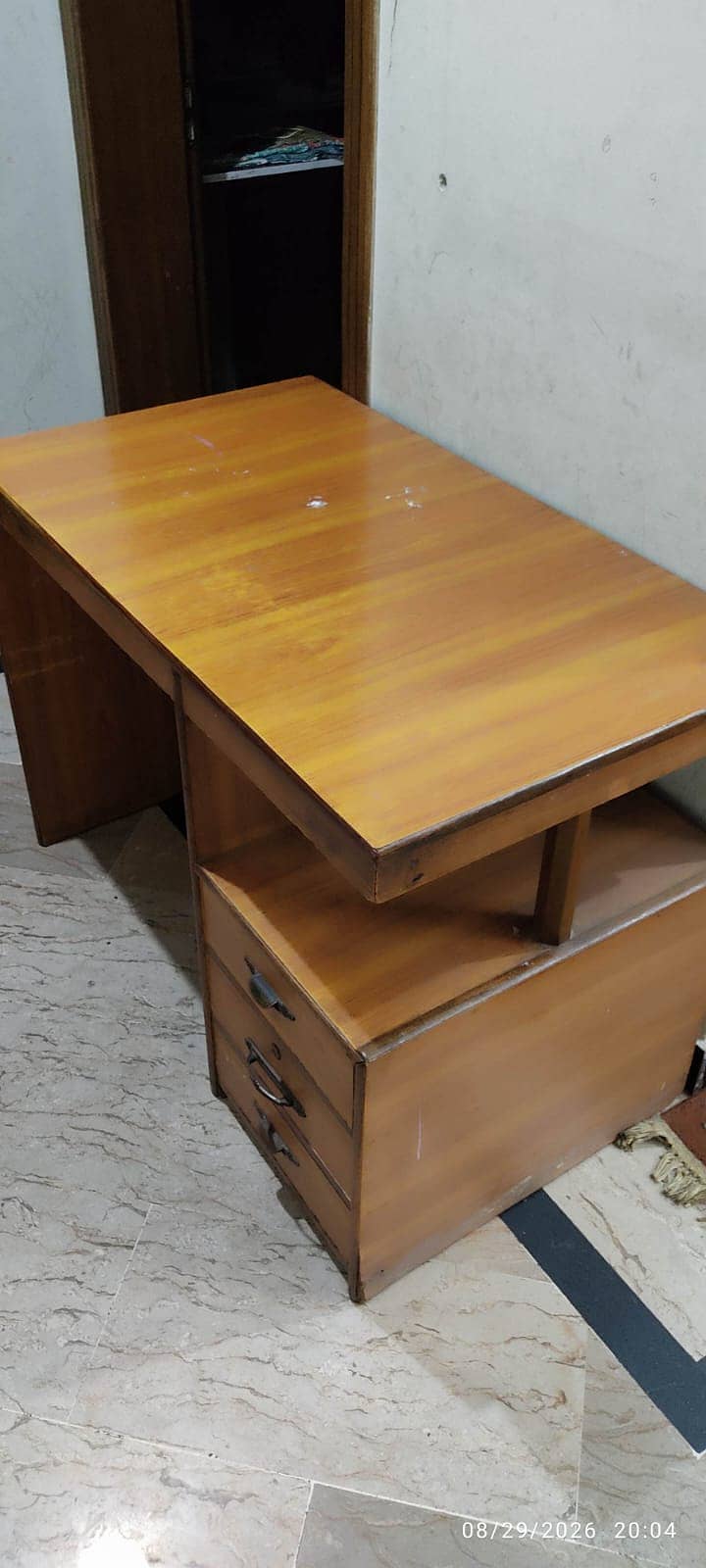 Computer + Study Table – Good Condition 2