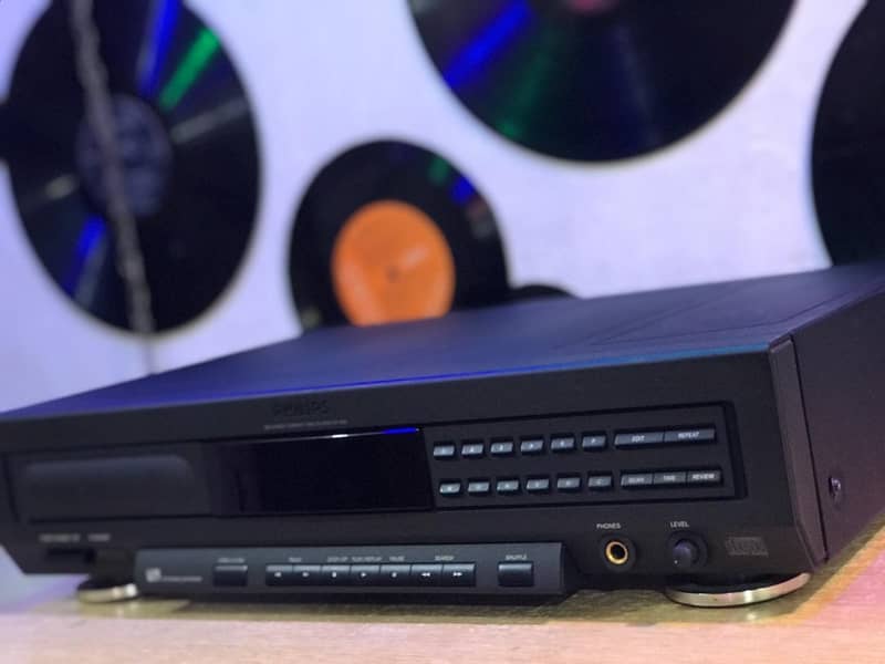 Philips Compact Disc (CD)-920 CD Player 6