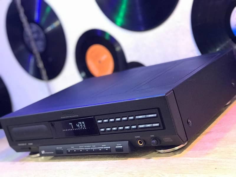 Philips Compact Disc (CD)-920 CD Player 11