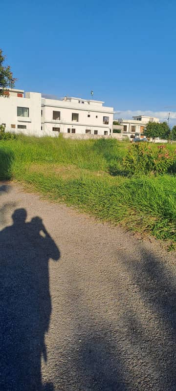 H block 7 Marla top Heighted Location plot available For Sale
