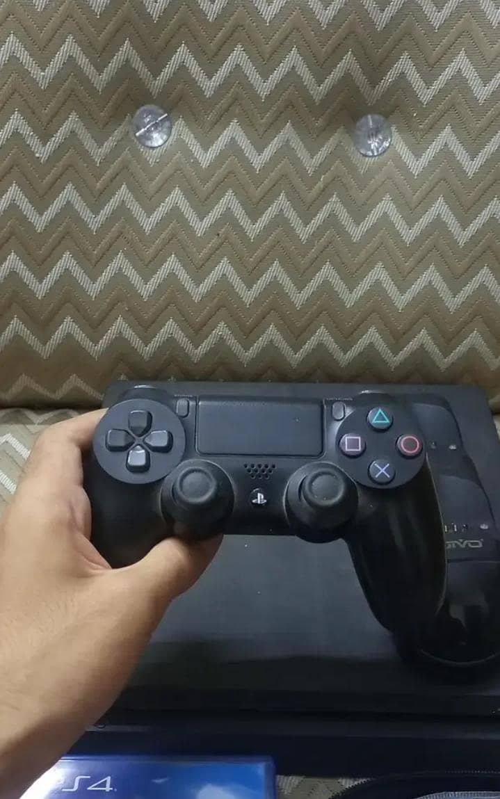 1tb PS4 slim | 2games 2original controller 1c  controller 3