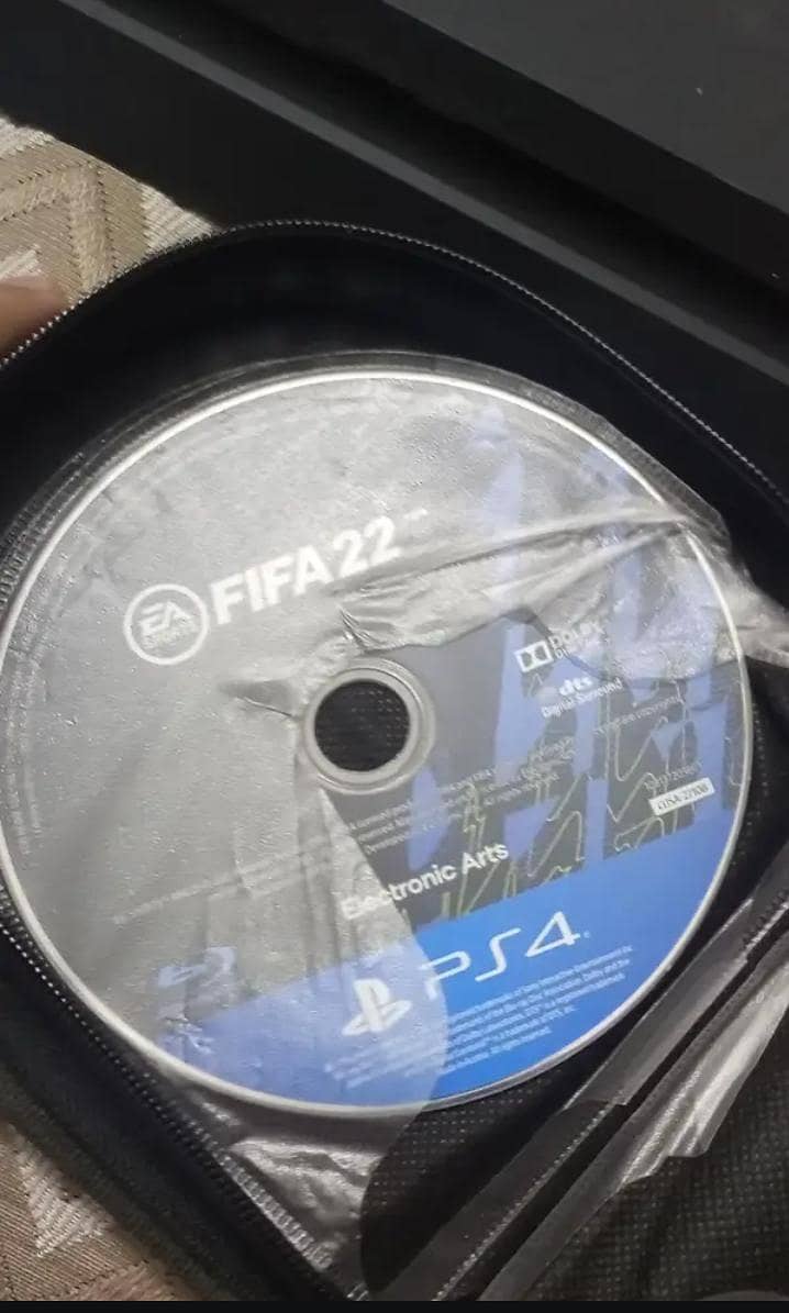 1tb PS4 slim | 2games 2original controller 1c  controller 6