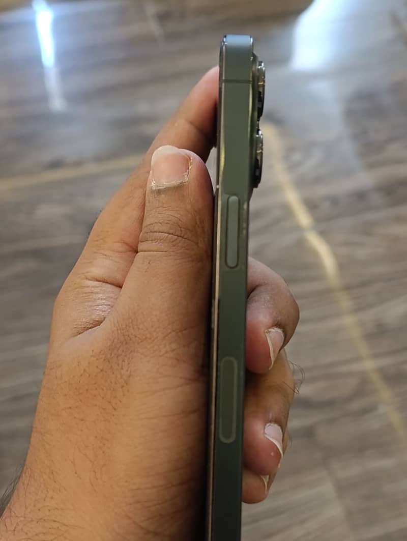 Apple iPhone 13 Pro 1