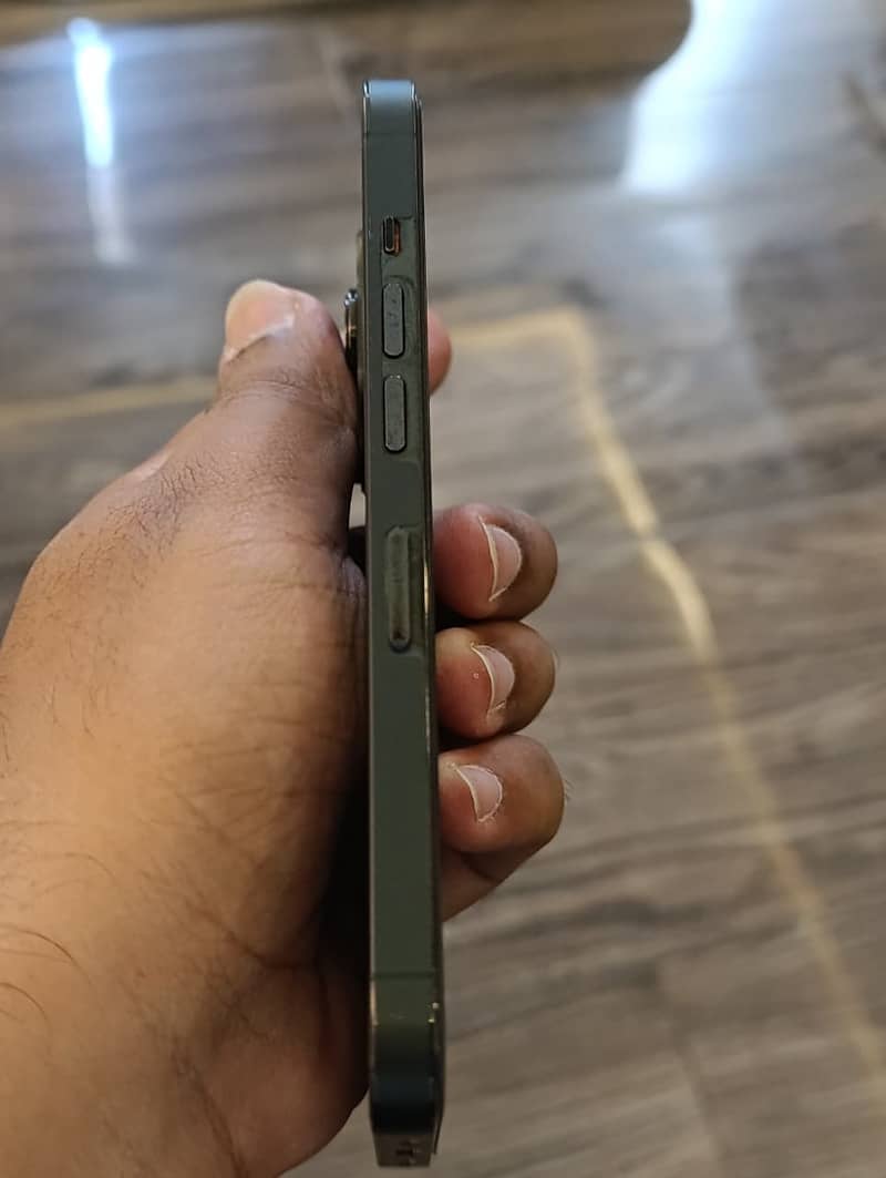 Apple iPhone 13 Pro 3