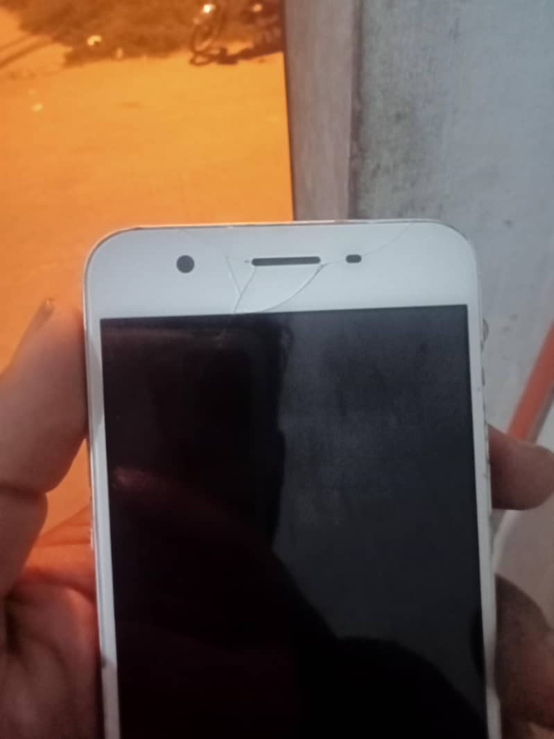 OPPO A57 1