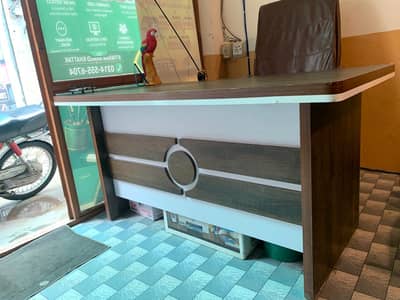 Office Table for Sale – 5 × 2.6 Feet