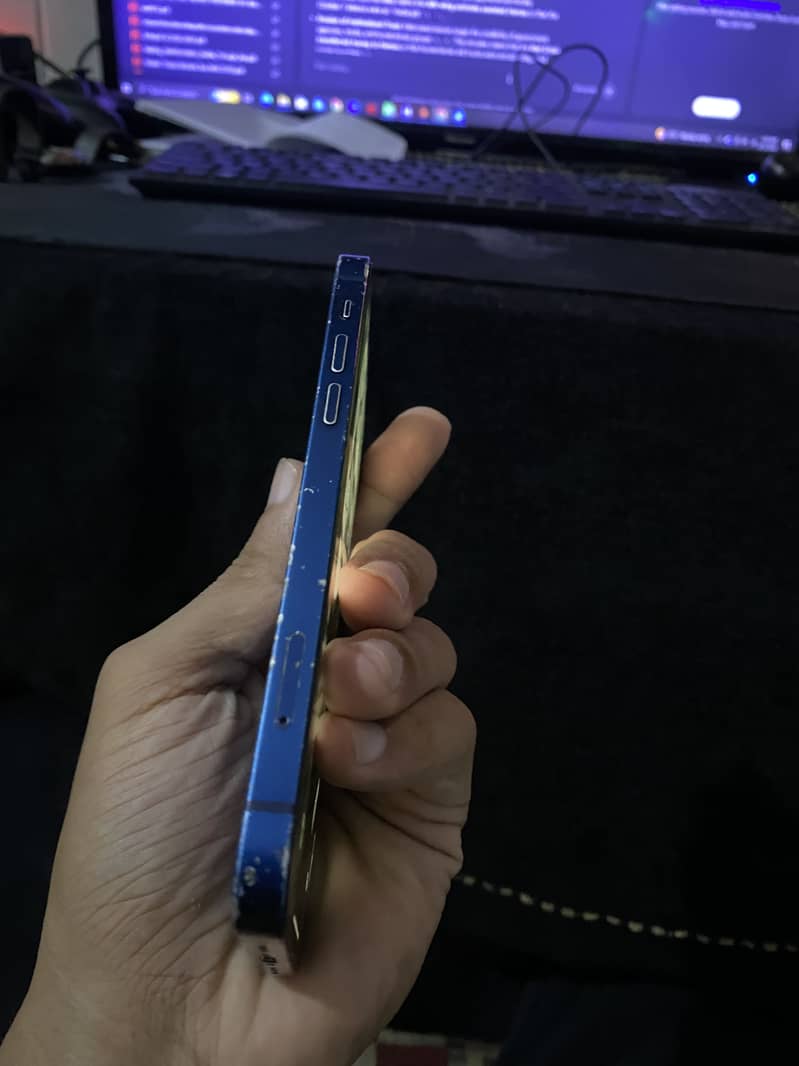 Apple iPhone 12 2