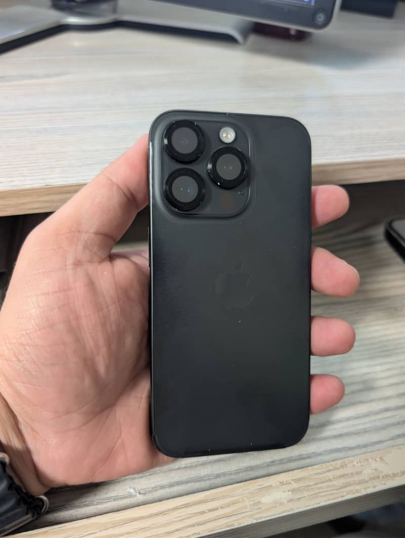 Apple iPhone 15 Pro 3