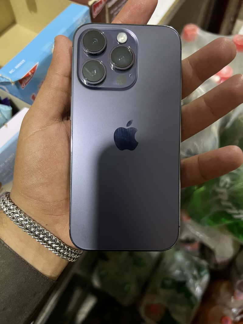Apple iPhone 14 Pro 1