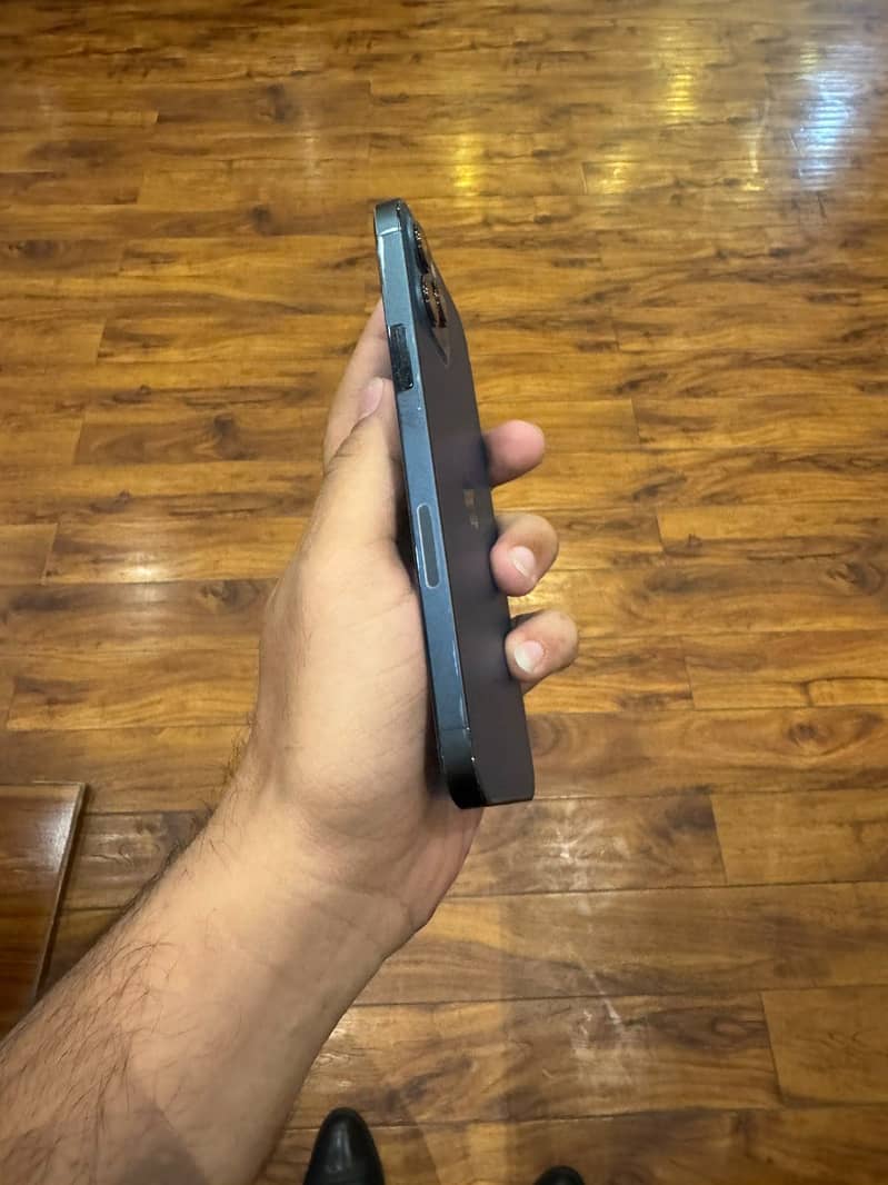 Apple iPhone 12 Pro Max 1