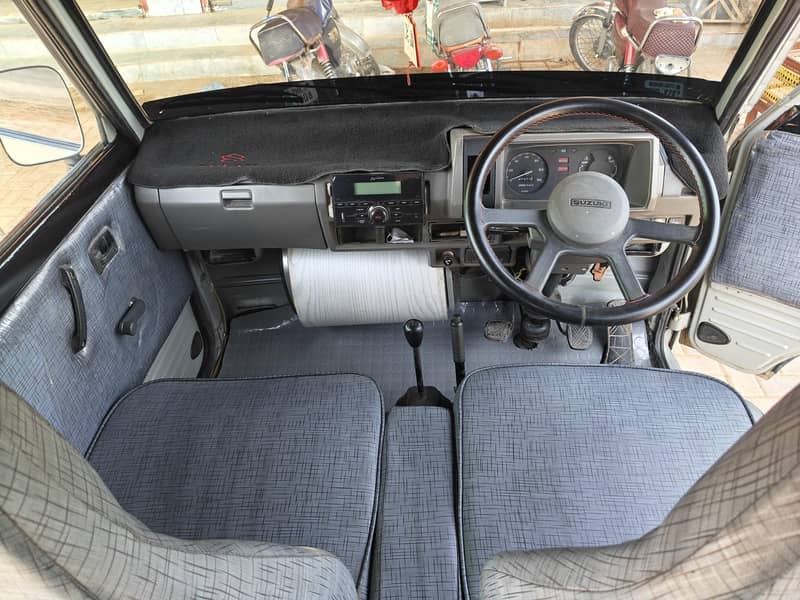 Suzuki Bolan 2011 9
