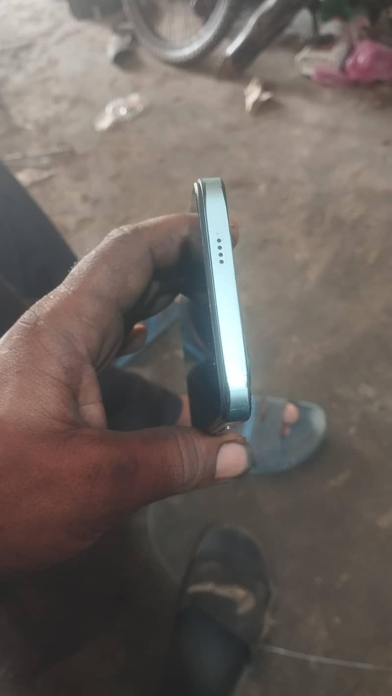 Tecno Spark Go 1 3