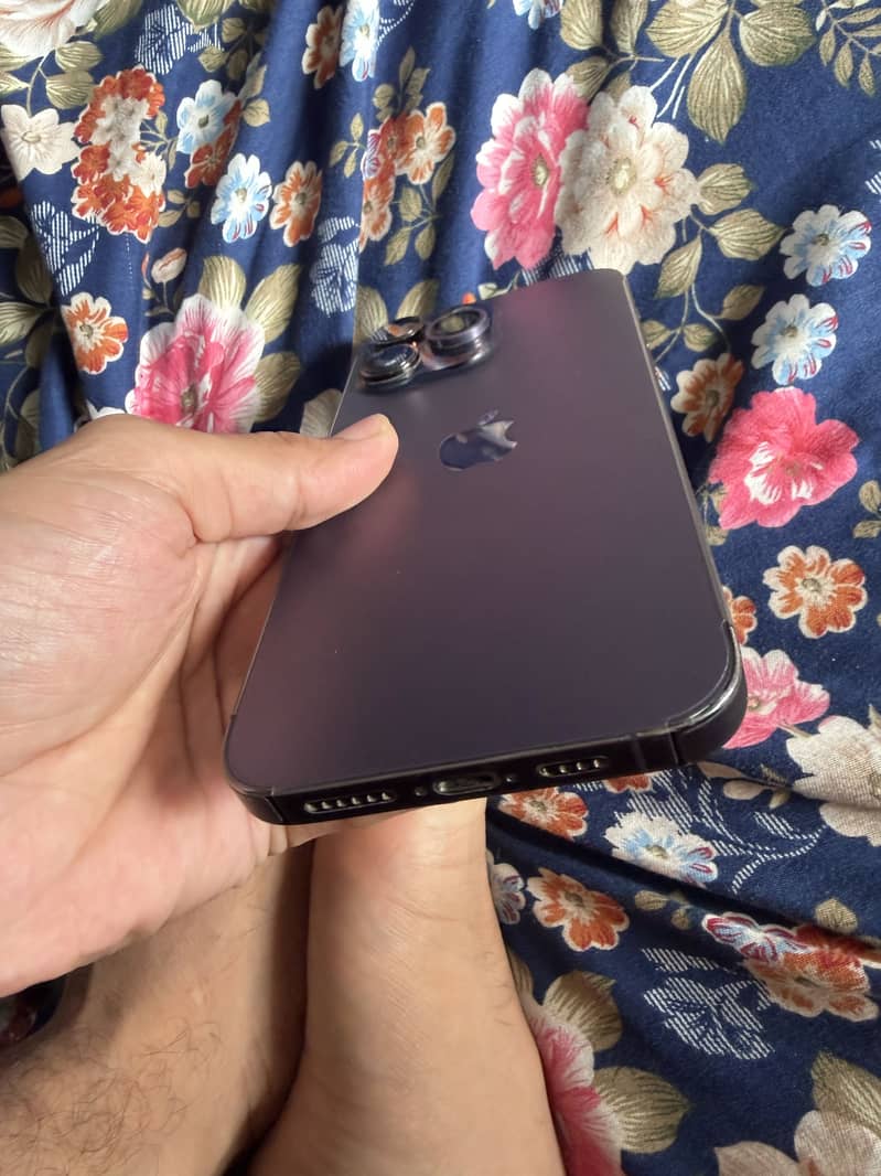 Apple iPhone 14 Pro Max 8