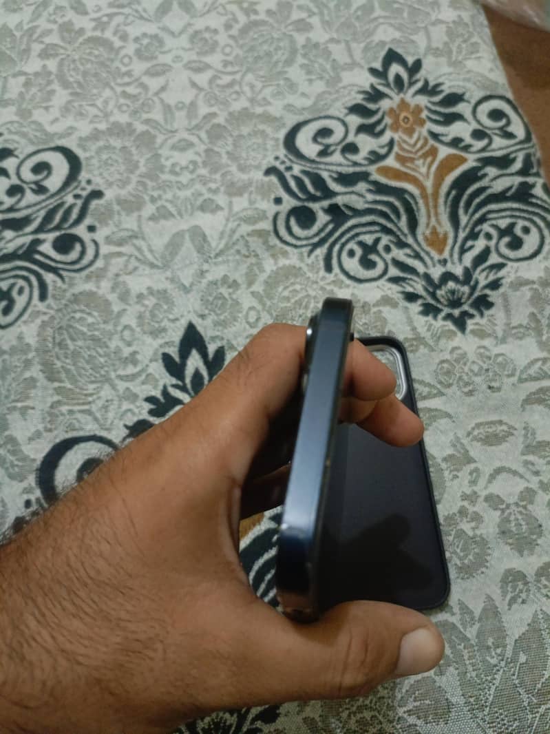Apple iPhone 14 plus 3