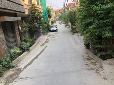 Ideal location rose lane new lalazar foundation university gt road