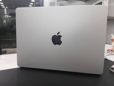Macbook Pro M4, 14" (24/512) Just 7 Cycles