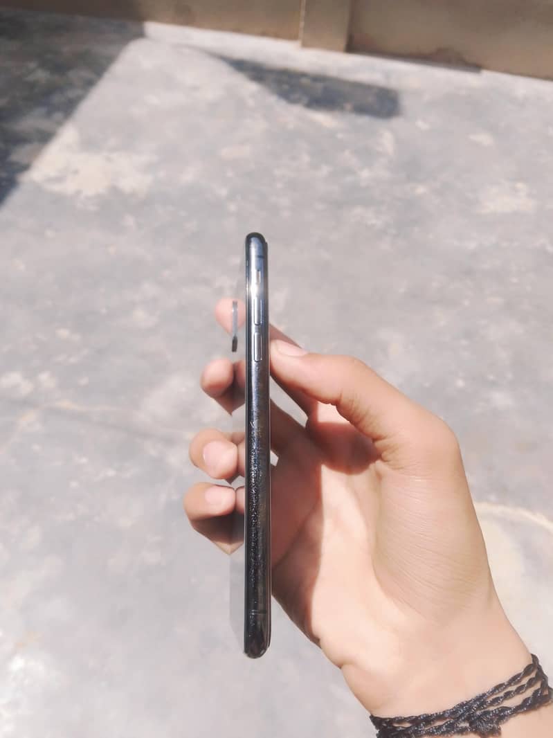 Apple iPhone X 2