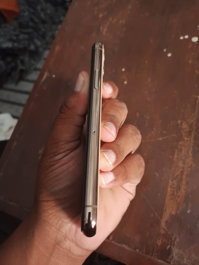 Apple iPhone 11 Pro 3