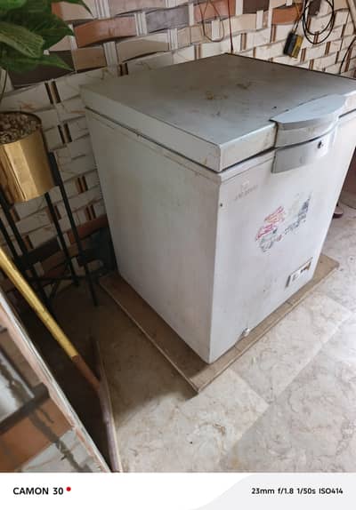deep freezer (0311-8461203)
