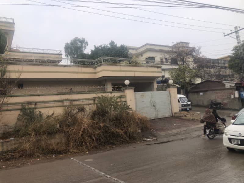 Ideal location solid construction new lalazar 4