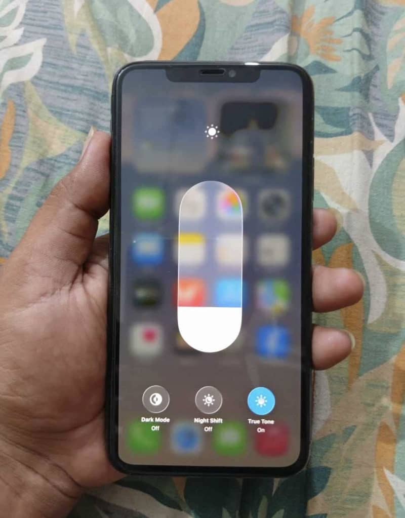 Apple iPhone 11 Pro Max 4