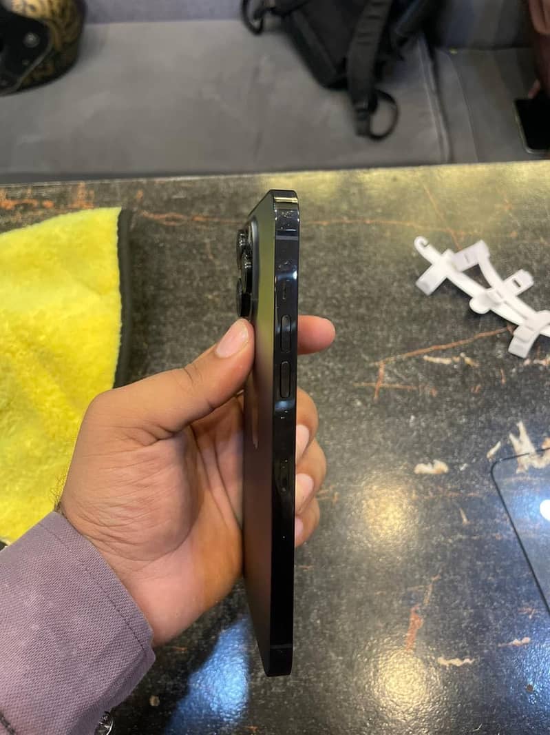 Apple iPhone 14 Pro Max 2