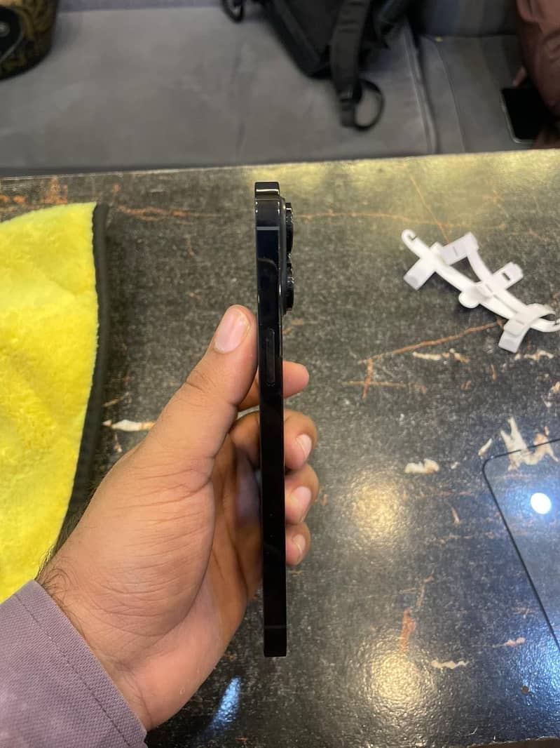 Apple iPhone 14 Pro Max 4