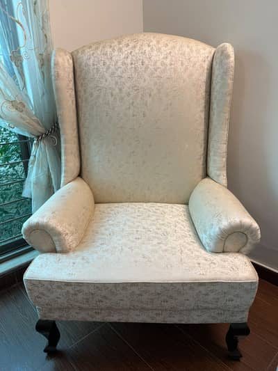 Single Sofa with Ottoman