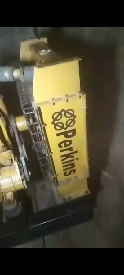 Perkins diesel engine . 22 kw